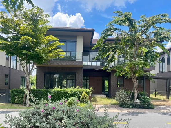 Biệt thự The Aqua Waterpoint 442m² giá 17.8 tỷ - Không gian sống xanh mát!