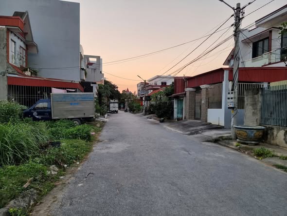 Bán lô đất 85m² đường Tân Tiến, Tân Thành, Dương Kinh chỉ 2.4 tỷ - Tiềm năng sinh lời cao!