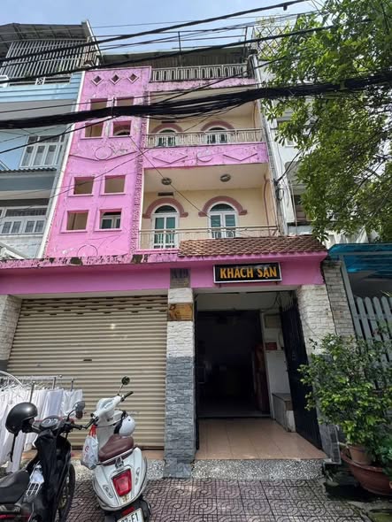 Khách sạn 4 tầng mặt tiền Tô Ký, Quận 12 - Dòng tiền 450 triệu/năm - Giá 13 tỷ