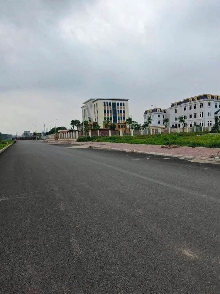 Đất nền Bần - Mỹ Hào 96m² giá 6 tỷ - Mặt tiền 6m, hướng Nam thuận lợi!