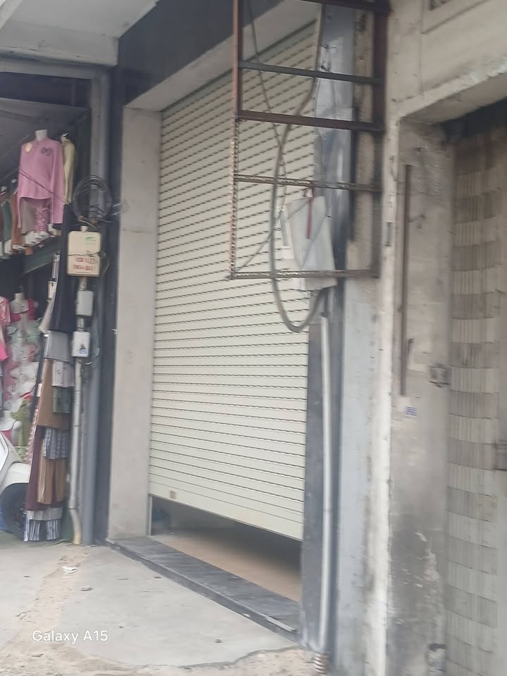 Mặt tiền đường Lạc Long Quân, quận Tân Bình, 25.65m² giá 4.7 tỷ - Kinh doanh đỉnh cao!