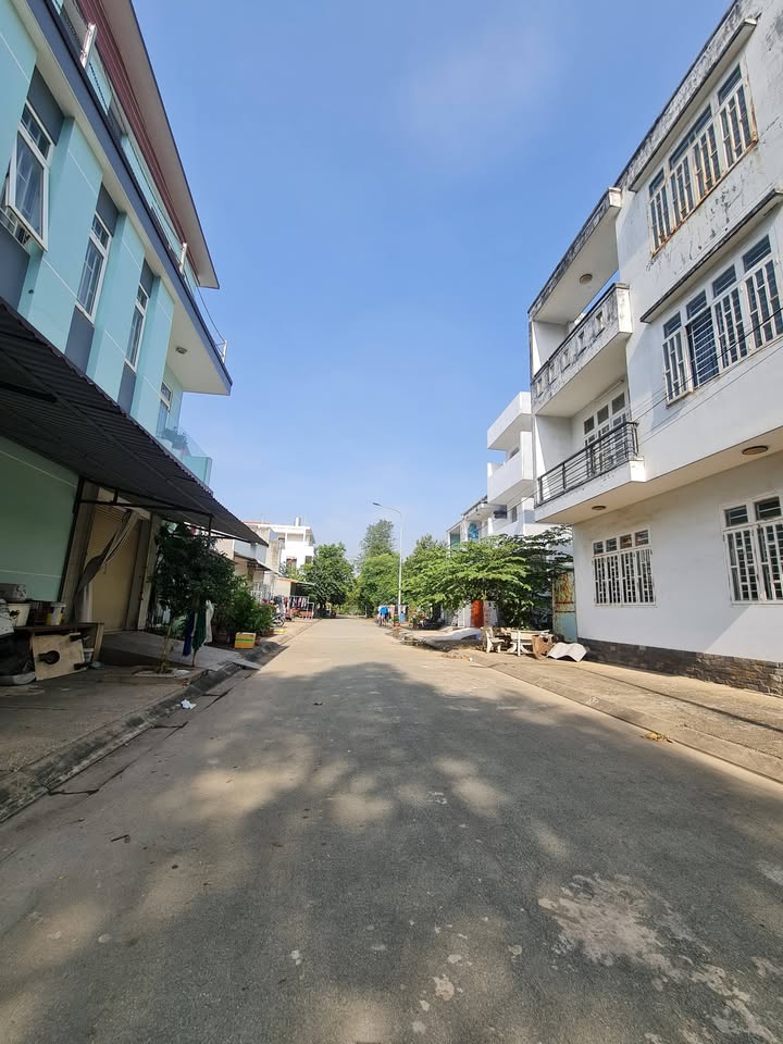 Đất Khu Tái Định Cư Long Sơn, Quận 9, 92.5m² giá 4.3 tỷ - Đầu tư sinh lời ngay!