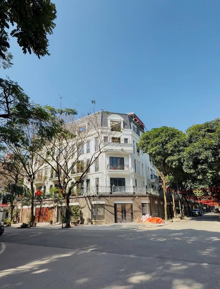 Đất nền KĐT Văn Phú, Hà Đông 152m² giá 40 tỷ - Mặt tiền 22m, Kinh doanh sầm uất!