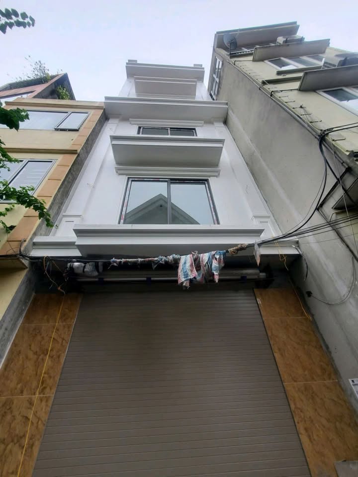 Nhà 6 tầng Thạch Bàn 57m² giá 9 tỷ - Sẵn sàng vào ở ngay!