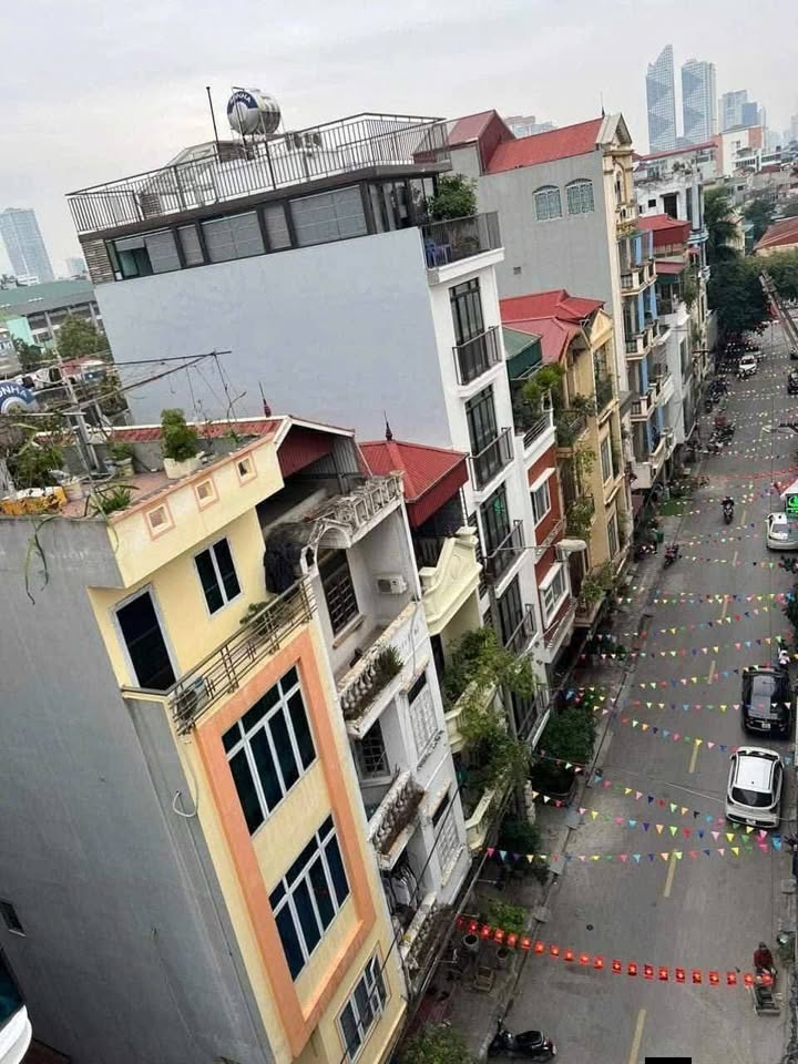 Bán nhà mặt phố Văn Quán, Hà Đông 57m² giá 18 tỷ - Kinh doanh sầm uất ngay!