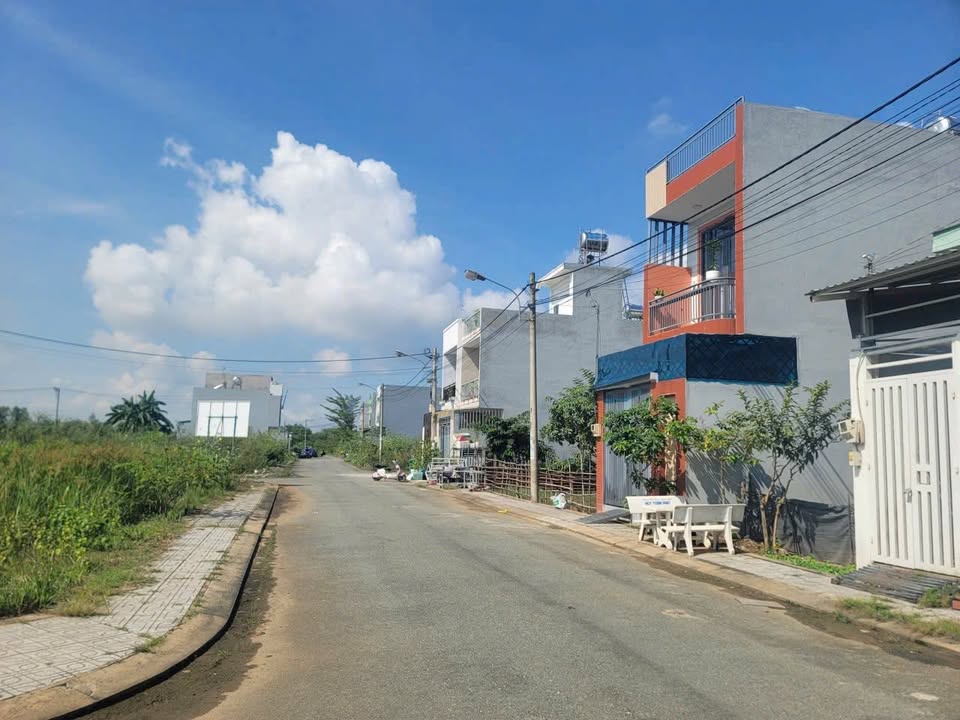 Đất nền quận 9, đường số 8, diện tích 56m², giá chỉ 2.2 tỷ - Đầu tư sinh lời ngay!