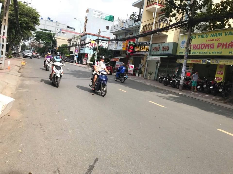 Nhà mặt tiền kinh doanh Gò Dầu, Tân Quý 148m² giá 20 tỷ - Vị trí đắc địa, sầm uất!