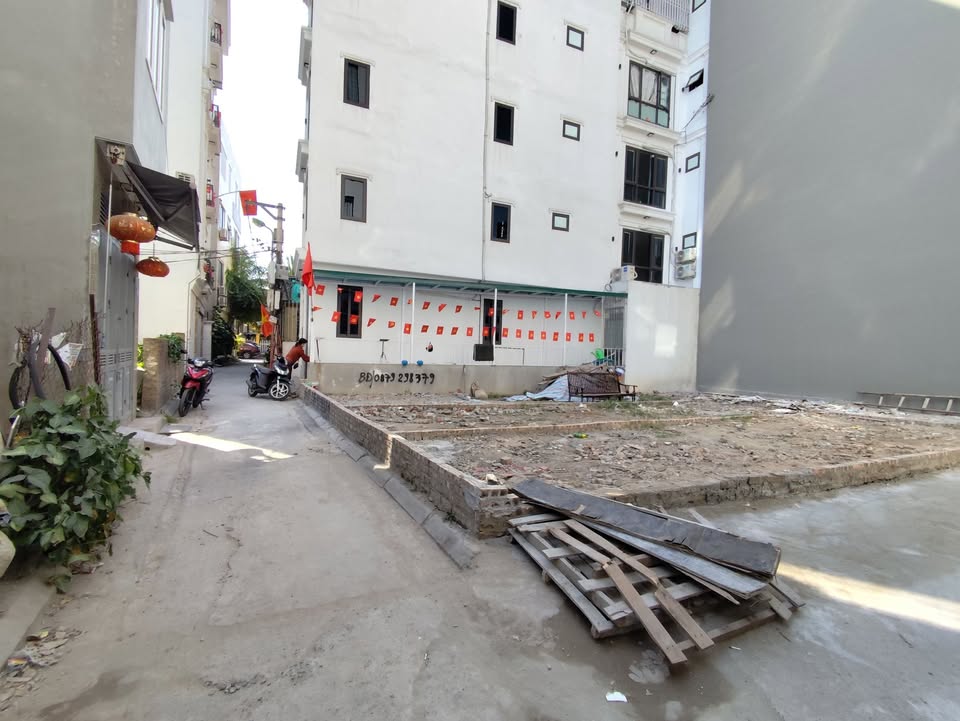 Đất lô góc 31m² phố Kẻ Tạnh, Việt Hưng - Sổ đỏ chính chủ, xây nhà 6 tầng đẹp