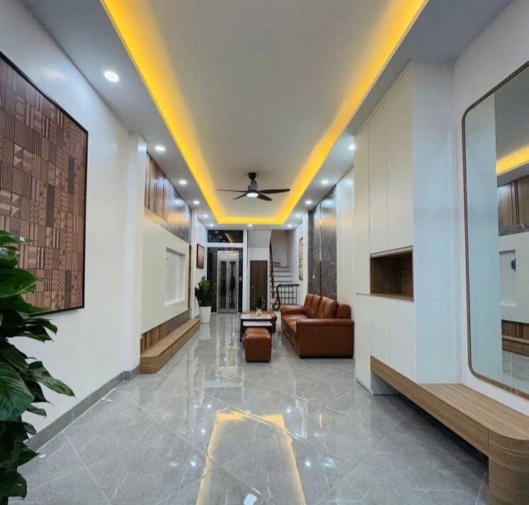Nhà phố kinh doanh Pháo Đài Láng 36m² giá 10 tỷ - Đầu tư sinh lời lý tưởng!