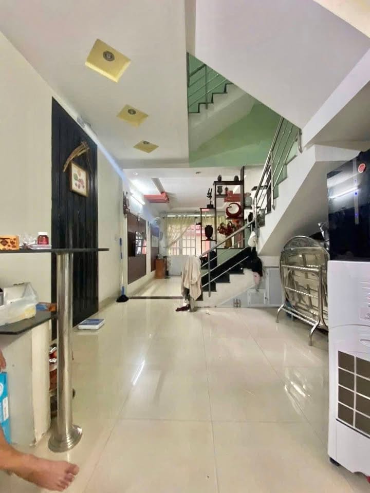 Nhà mặt tiền đường Nguyễn Văn Cừ, Quy Nhơn 56m² giá 5 tỷ - Gần biển chỉ 300m!