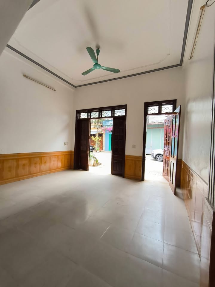 Nhà 2 tầng Đường Đào Tấn, Yên Bái 67m² giá 2.3 tỷ - Vị trí kinh doanh thuận lợi!