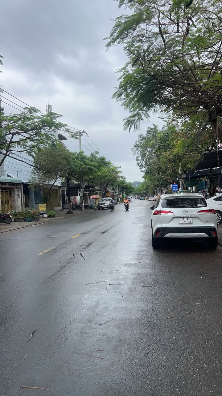 Bán gấp FrontHouse đường Nguyễn Duy Trinh 285m² giá 15 tỷ - Tiềm năng đầu tư cao!