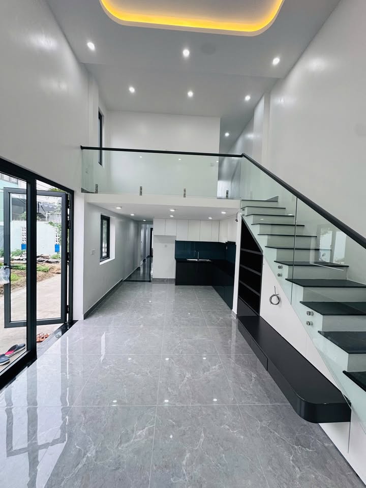 Nhà 2 tầng Hòa Quý Đà Nẵng 114m² giá 4 tỷ - Thiết kế hiện đại, tiện nghi đầy đủ!