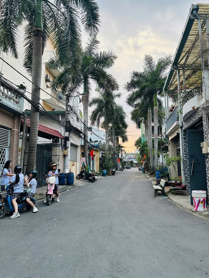 Đất 151m² hẻm xe hơi 8m Đỗ Xuân Hợp chỉ 10.5 tỷ - Cơ hội đầu tư sinh lời!