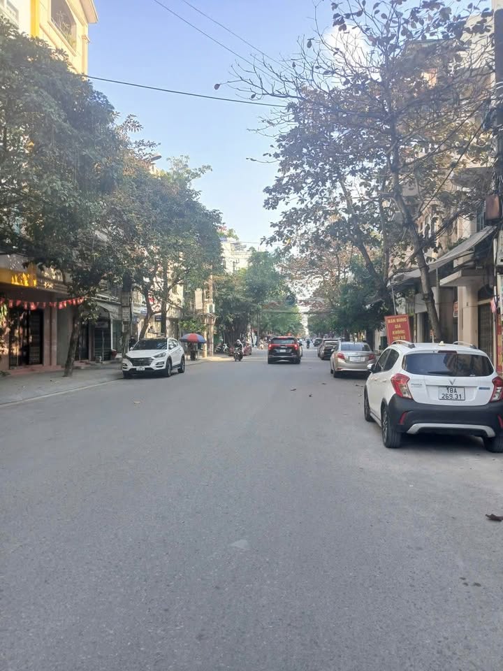 Nhà mặt phố Hùng Vương Nam Định 70m² giá 6 tỷ - Vị trí đắc địa kinh doanh sầm uất!