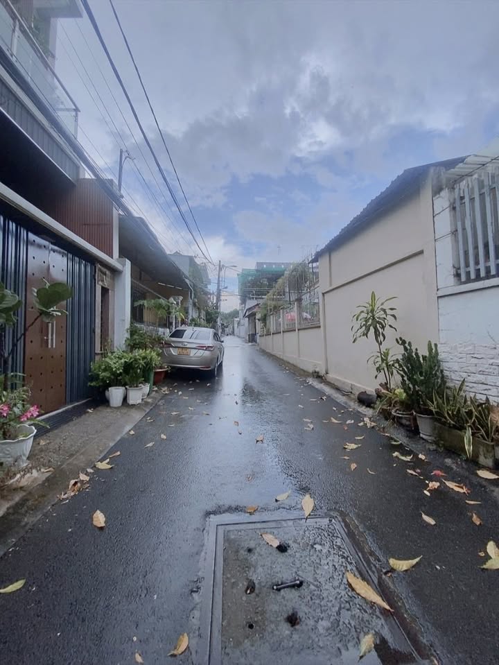 Nhà riêng Tăng Nhơn Phú A Quận 9 70m² giá 5.1 tỷ - Hẻm xe hơi, đầu tư sinh lời!