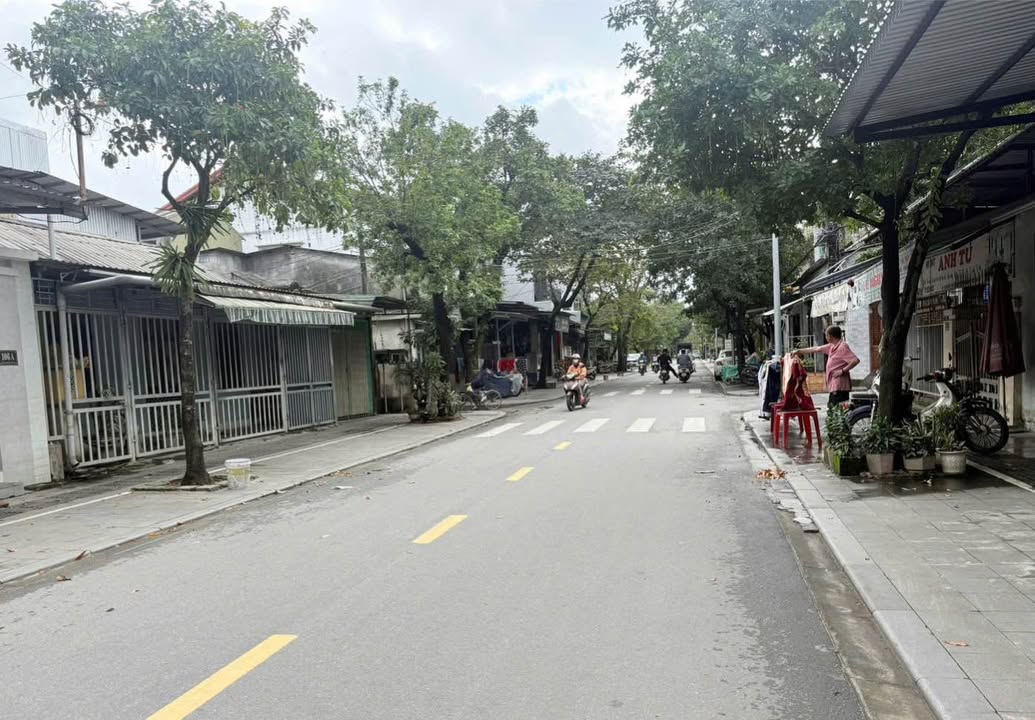 FrontHouse Mặt tiền 200m Trần Quốc Toản - Tây Lộc, Huế chỉ 6 tỷ - Pháp lý sổ hồng chính chủ!