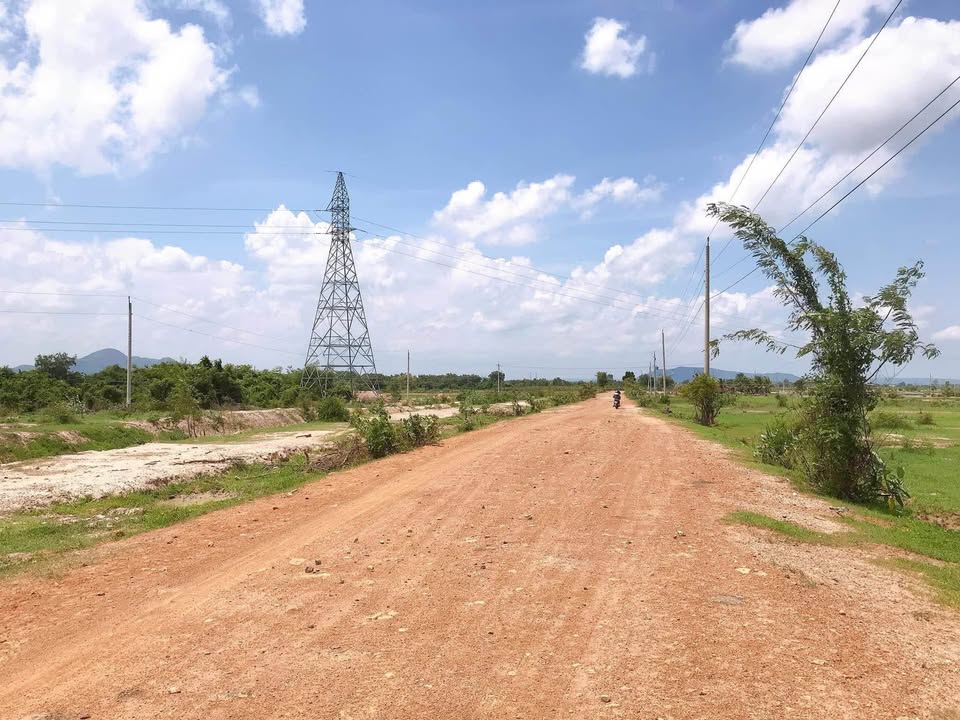 Đất nông nghiệp Hồng Liêm 10.000m² giá 1 tỷ - Sổ đỏ chính chủ, đầu tư sinh lời!