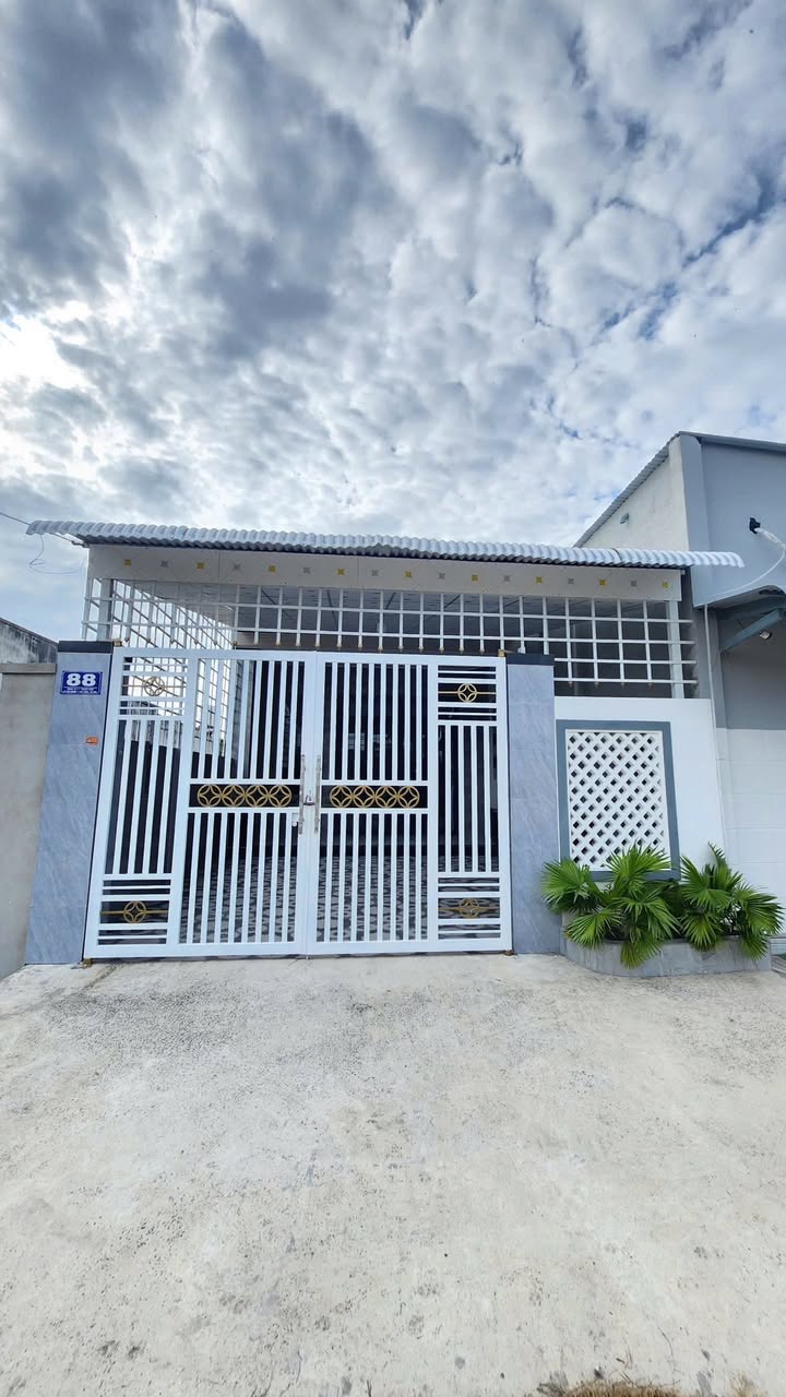 Nhà đẹp Hẻm 31 Trần Phú, Dầu Tiếng 100m² giá 1.49 tỷ - Sẵn sàng ở ngay!