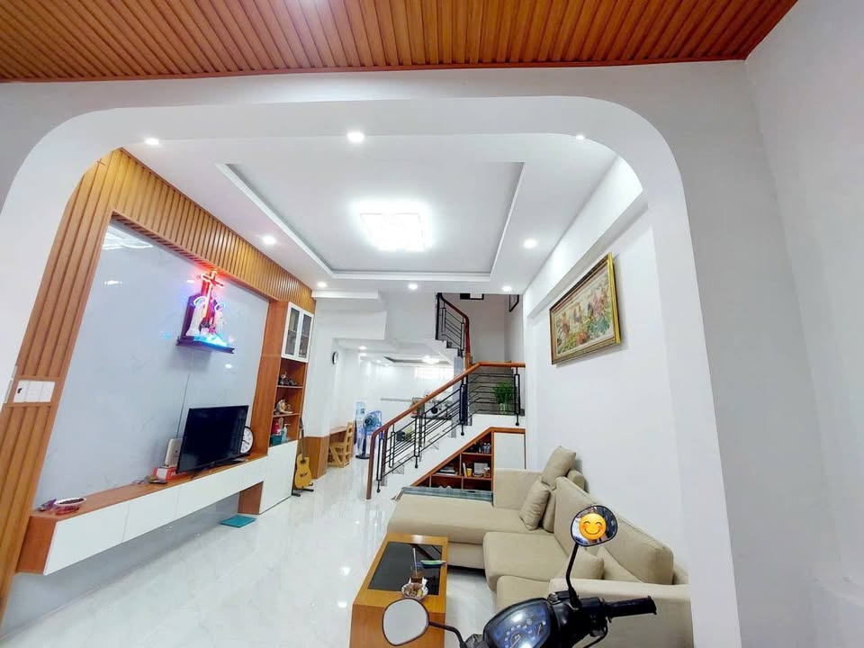 Nhà phố Gò Vấp 49m² giá 6.7 tỷ - Gần siêu thị và trường học!