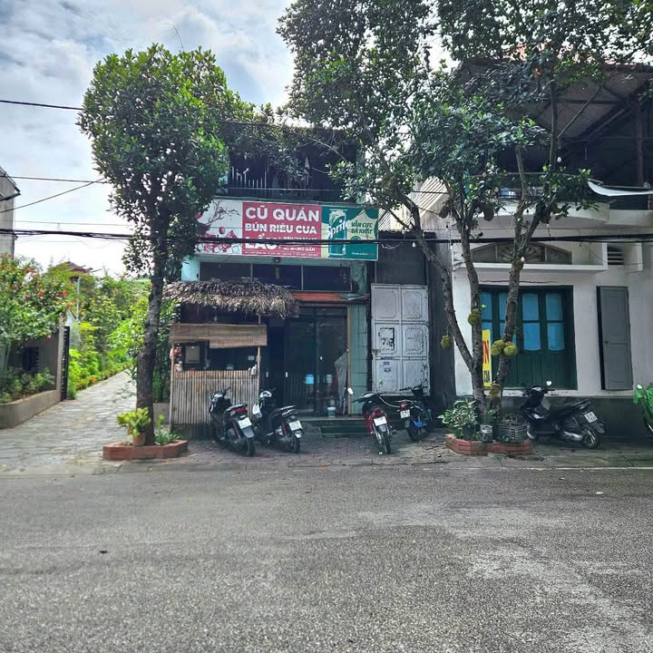 Nhà phố Hồng Hà, Cốc Lếu, 90m² giá 5 tỷ - Kinh doanh sầm uất ngay công viên!