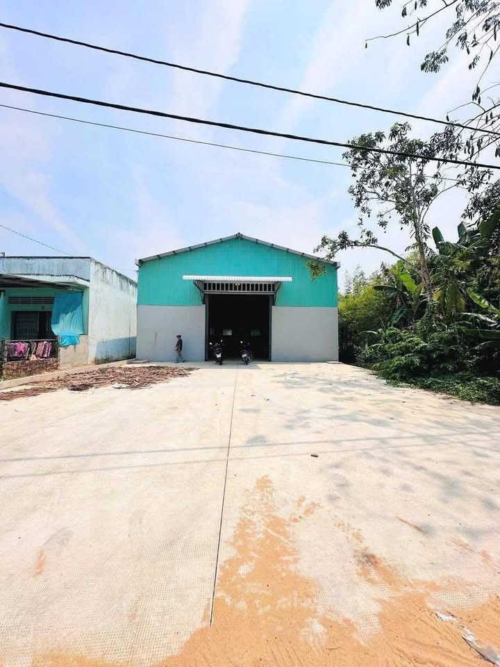 Kho cho thuê mặt tiền Nguyễn Chí Thanh 660m² giá 15 triệu - Không gian rộng rãi, thuận lợi!