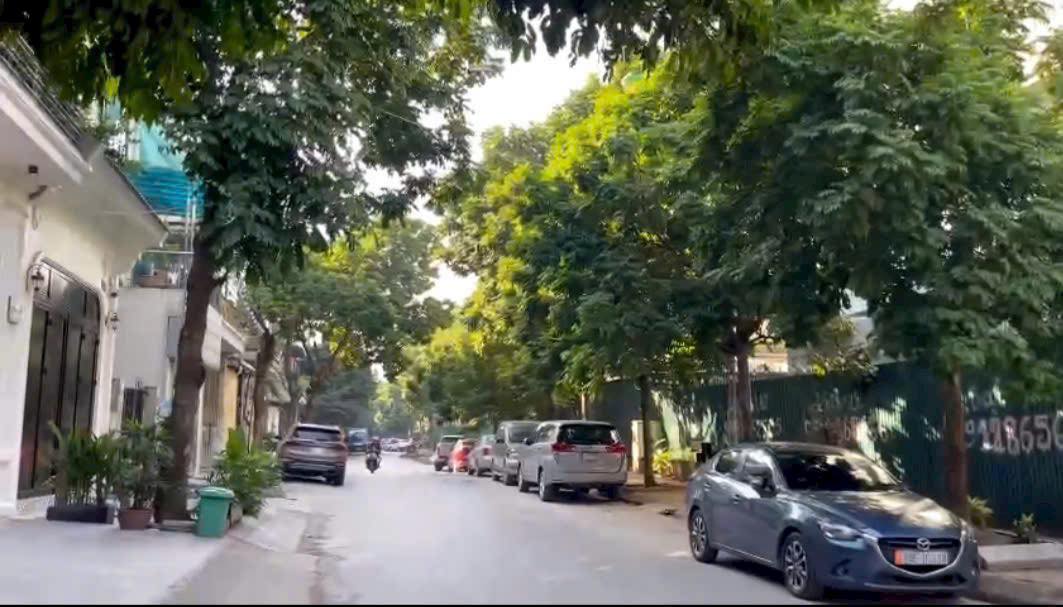 Bán nhà mặt phố Trịnh Văn Bô, Hoài Đức 113.75m² - Thiết kế hiện đại, gần tiện ích!