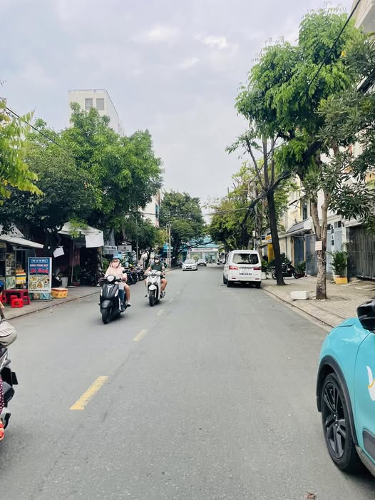 Bán nhà mặt tiền đường Lâm Văn Bền, quận 7, 101.79m² giá 18.5 tỷ - Sổ hồng hoàn công đầy đủ!