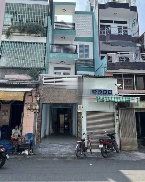 Cho thuê mặt tiền 4 tầng đường Hòa Hảo quận 10 - Giá chỉ 28 triệu/tháng!