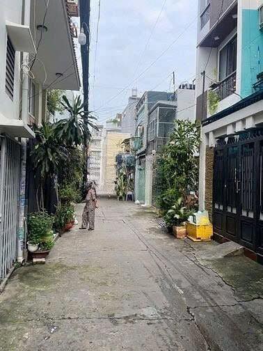 Nhà nguyên căn cho thuê Bình Thạnh 52m² giá 11.5 triệu - Gần trung tâm, hẻm xe hơi thông