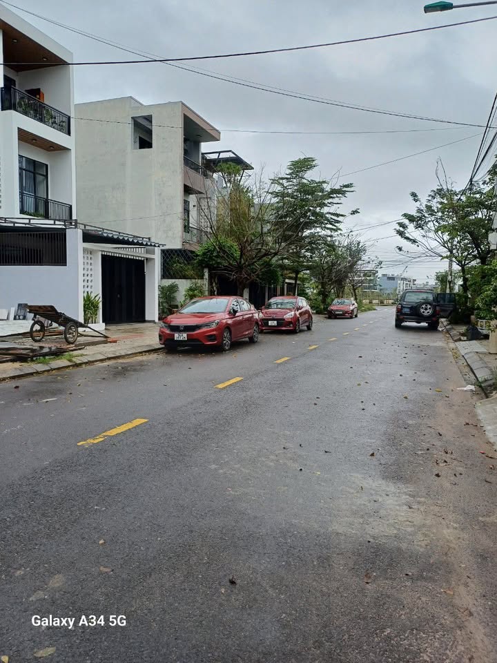 Nhà 3 tầng mặt tiền đường Thanh Lương 32, Hòa Xuân, Đà Nẵng - Giá chỉ 9.3 tỷ!