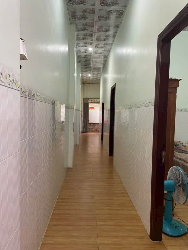 Nhà phố Hòa An, Cao Lãnh 175m² giá chỉ 2.5 tỷ - Nhiều nội thất gỗ tặng kèm!