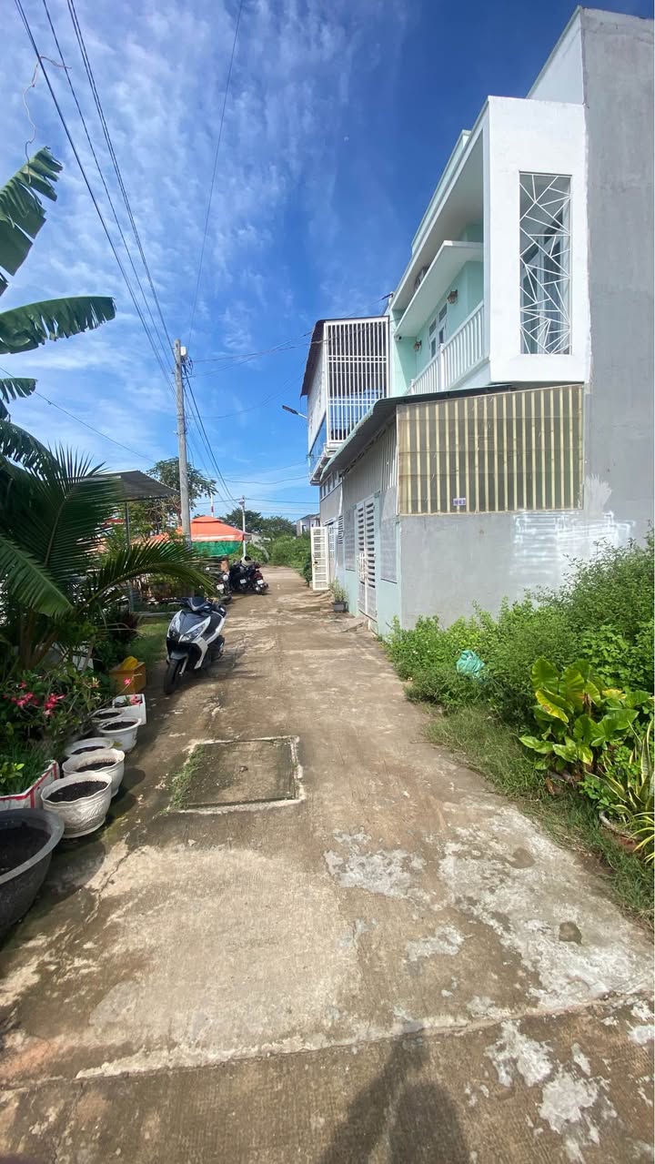 Đất thổ cư Phong Nẫm - 100m² giá 1.35 tỷ - Vị trí đẹp gần hồ bơi Quốc Hùng