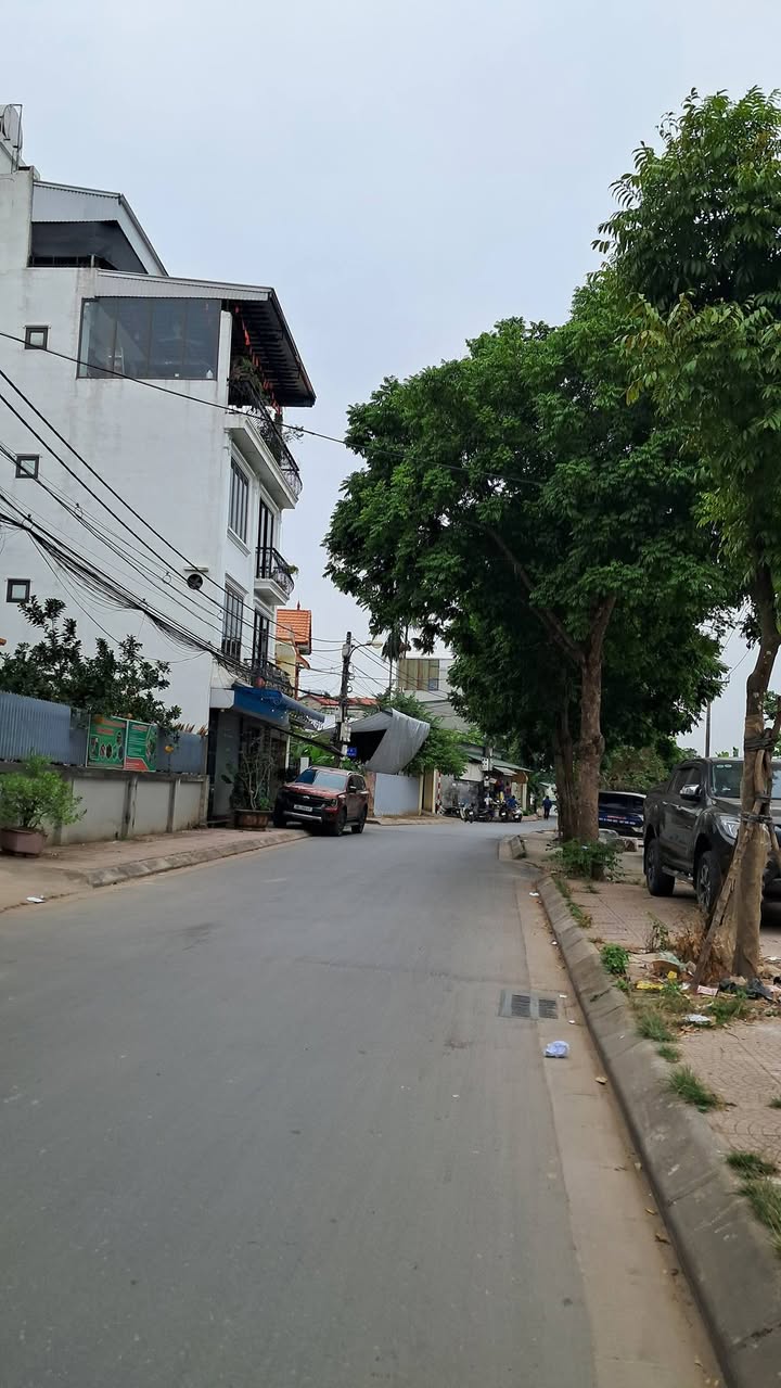 Đất Cự Khối 50m² giá 5.5 tỷ - Ô tô vào tận đất, sổ đỏ chính chủ!