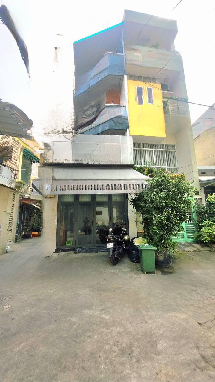 Nhà 4 tầng lô góc 2 mặt tiền Nguyễn Trãi, Quận 5 - Giá chỉ 11 tỷ VND!