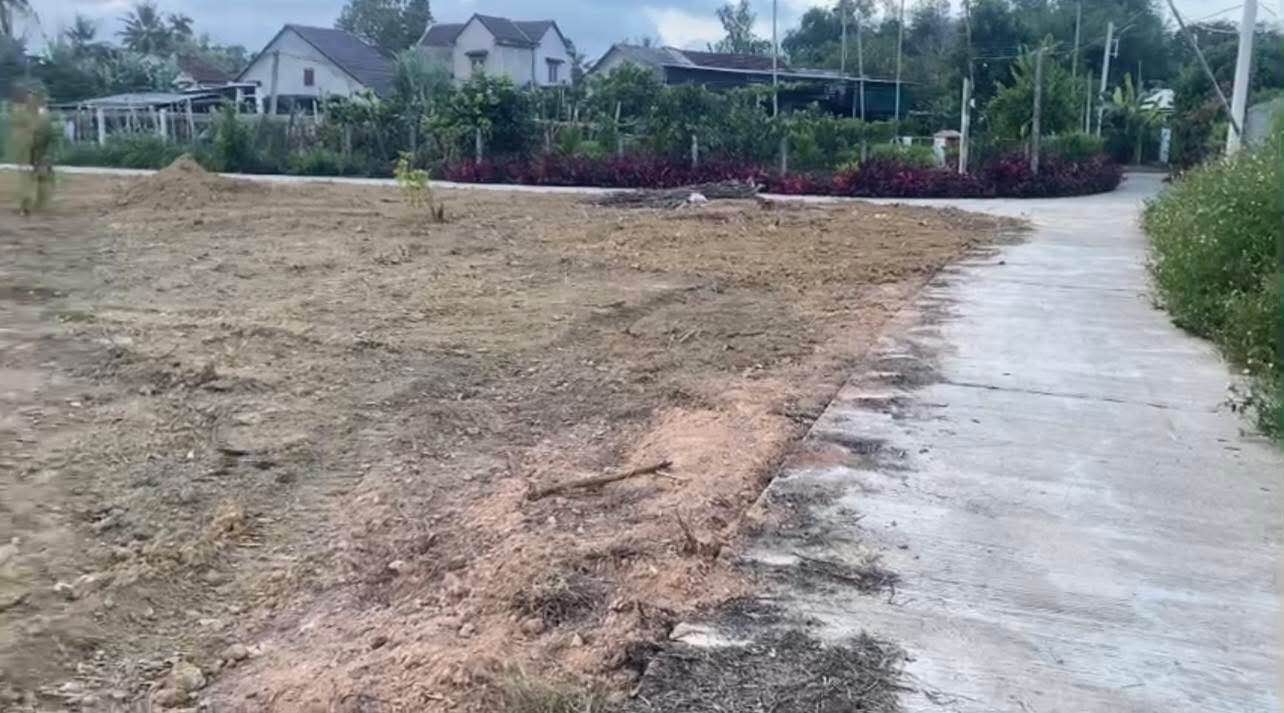 Đất nền Nghĩa Hà Quảng Ngãi 1000m² giá chỉ 1.2 tỷ - Cơ hội đầu tư tuyệt vời!