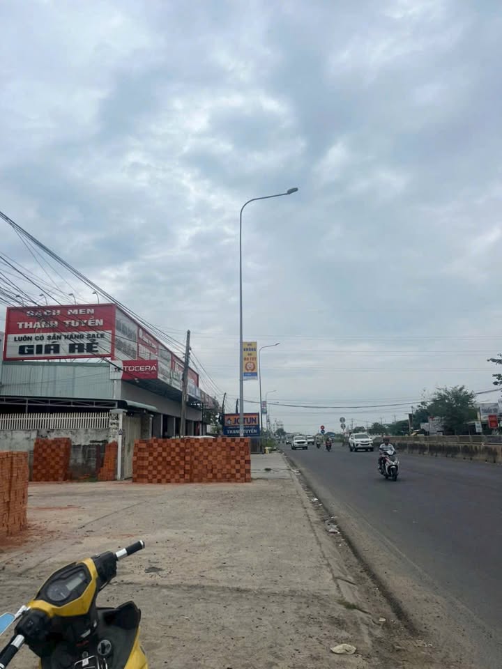 Đất nền mặt tiền QL1A, Hàm Thắng, 100m² giá 3.1 tỷ - Cơ hội đầu tư sinh lời!