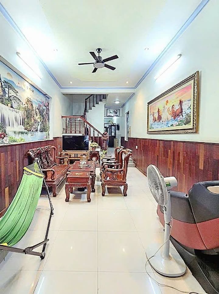 Nhà 4 tầng đường Phan Đăng Lưu, Dĩ An 150m² giá 6.1 tỷ - Tiềm năng đầu tư lớn!