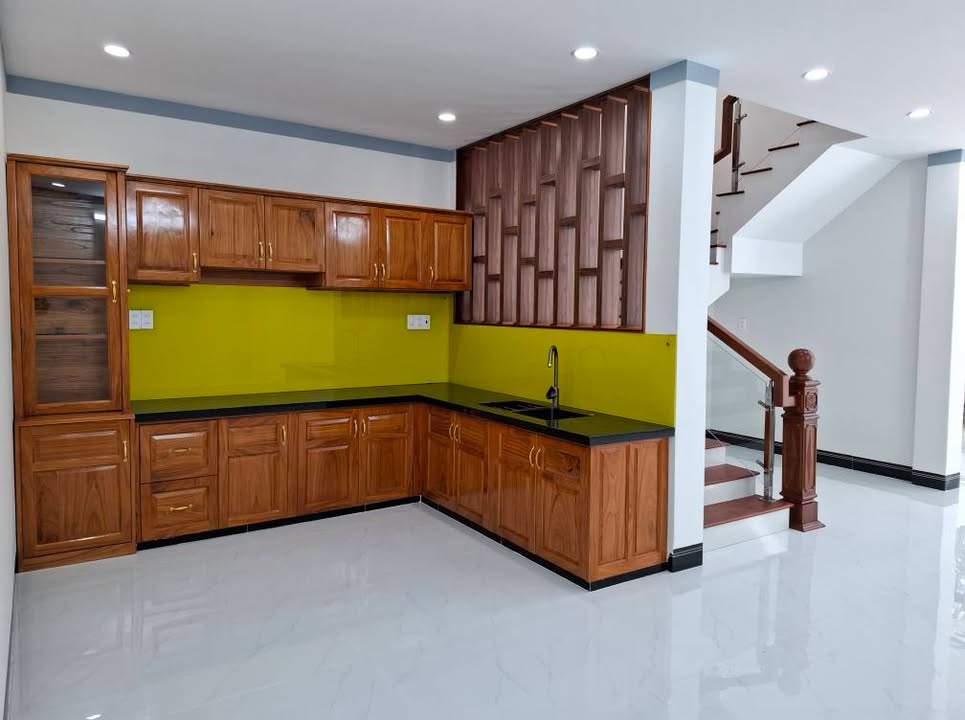 Nhà lầu 1 mê Vinh Quang, Kon Tum 126m² giá 1 tỷ - Nhà mới hoàn thiện 100%!