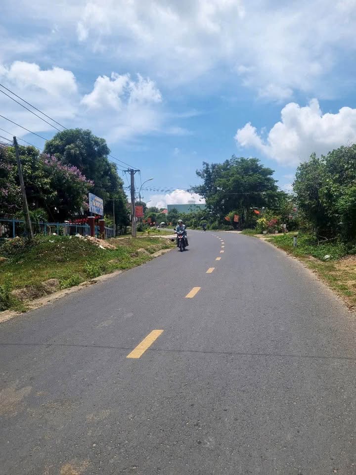 Đất nền mặt đường Võ Nguyên Giáp - Đăk Cấm 240m² giá chỉ 1 tỷ - Cơ hội đầu tư tuyệt vời!