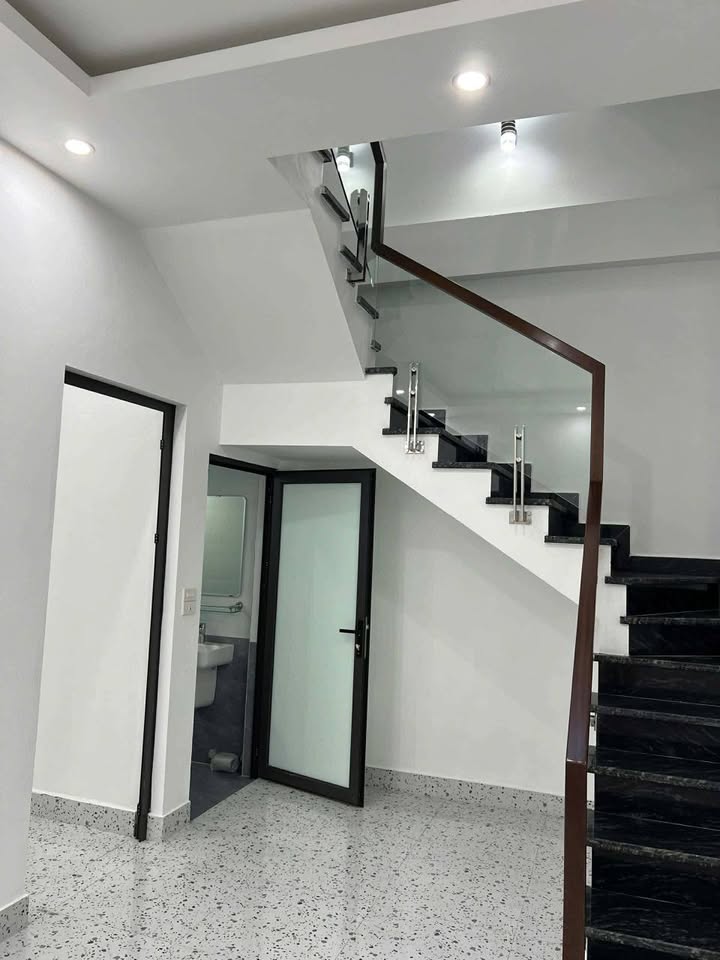 Nhà phố Hạ Long 51.6m² giá 2.155 tỷ - Ô tô đỗ cửa, hướng Bắc