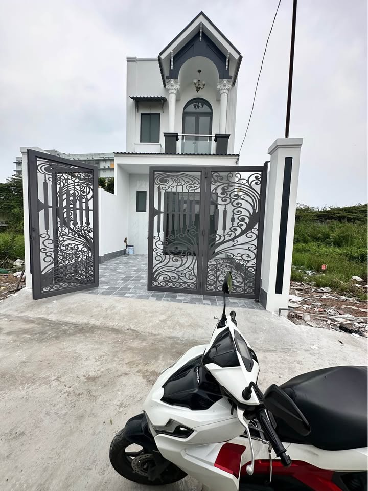 Nhà 1 trệt 1 lầu tại Hẻm 125 Đinh Thiếu Sơn, Phường 7, Tân An - Giá 2.25 tỷ, thương lượng ngay!