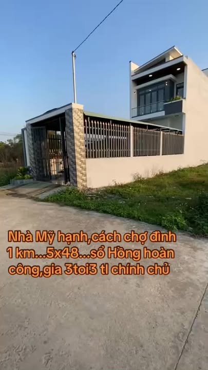 Nhà phố Đức Hòa 240m² giá 3.3 tỷ - Sân rộng, gần TL9!