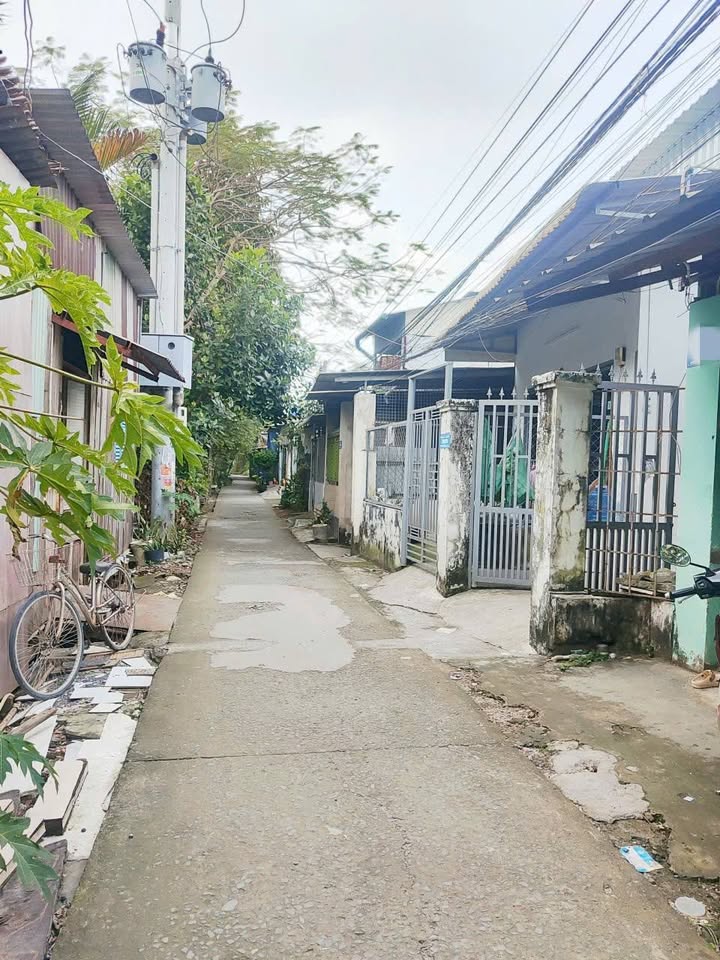 Nhà cấp 4 136m² tại Ấp 4 Long Hậu - Sổ hồng riêng, chỉ 2.3 tỷ!