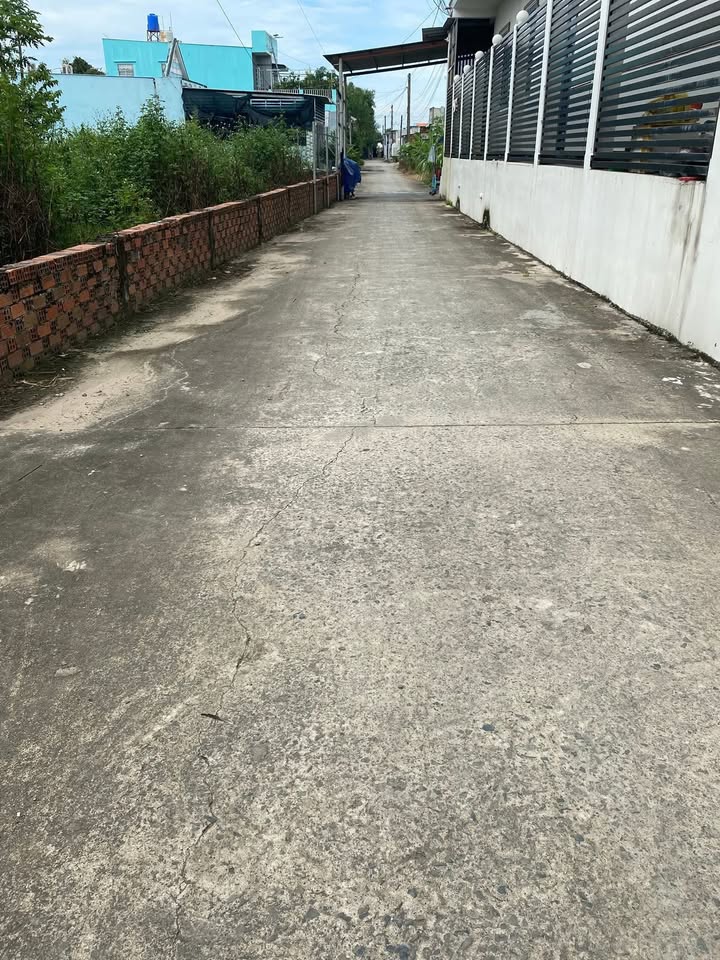 Đất nền thổ cư Mỹ Hạnh Bắc, Đức Hòa 210m² giá 2.05 tỷ - Tiện ích đầy đủ, sổ hồng riêng!