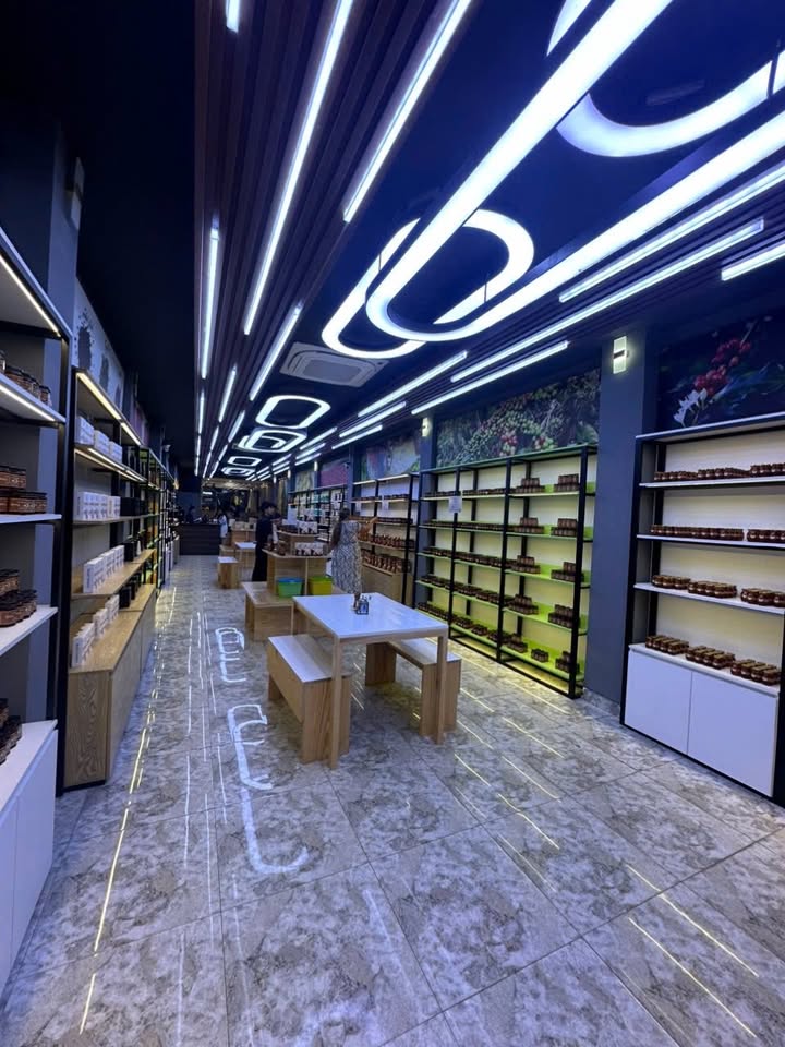 Bán Nhà 2 Tầng Mặt Tiền Phố Tây Nguyễn Thiện Thuật, Nha Trang 175m² giá 55 tỷ - Đầu tư sinh lời ngay!