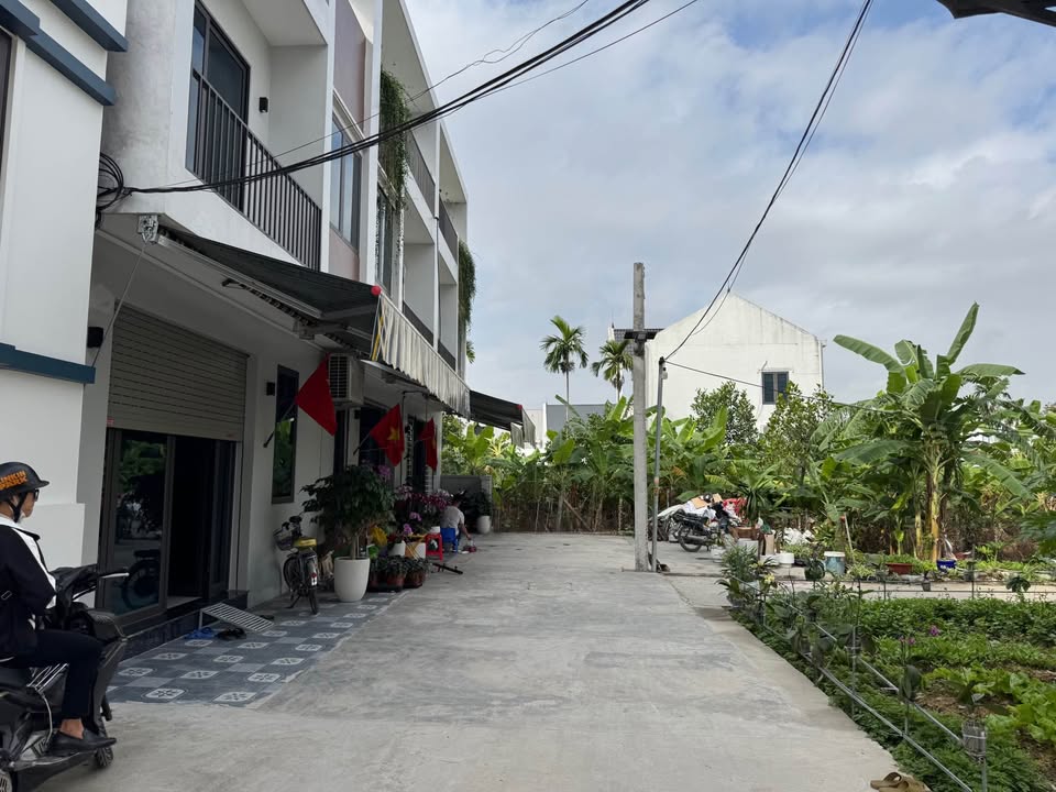 Nhà bán Hồng Thái, An Dương 68m² giá 1.2 tỷ - Ô tô đỗ cửa, 2 mặt ngõ đẹp!