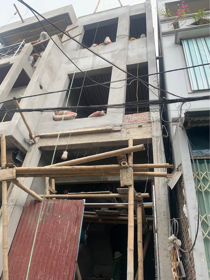 Nhà bán phường Đông Sơn, Thanh Hóa 43m² giá chỉ 2.6 tỷ - Nhà mới, thiết kế xinh xắn!