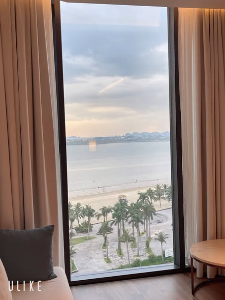 Căn hộ studio Àlacarte Hạ Long 45m² giá 2.8 tỷ - View biển tuyệt đẹp!