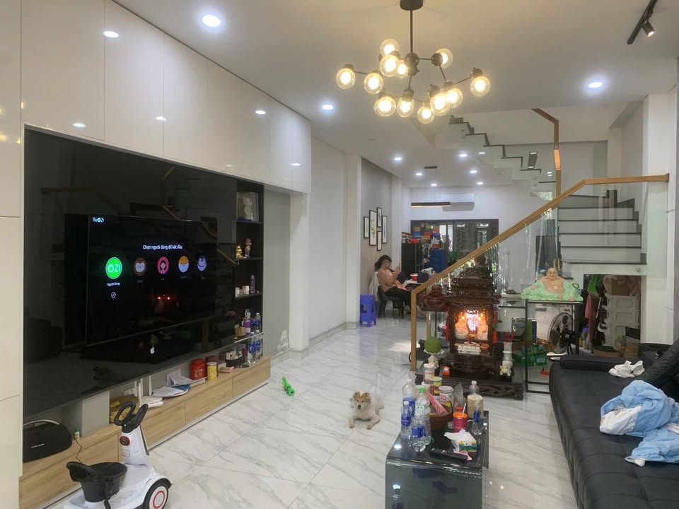 Nhà cho thuê 2 tầng đường Ỷ Lan Nguyên Phi, Hòa Cường 90m² - Full nội thất, giá 25 triệu/tháng!